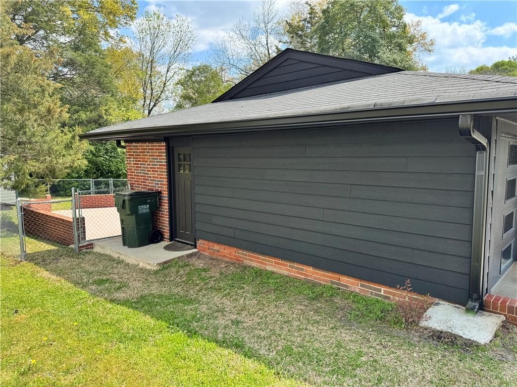 3 bedroom, 3 bathroom, 1,196 sq ft single family residence for sale at 3149 Rebecca Street, Covington, GA 30014 — photo 5