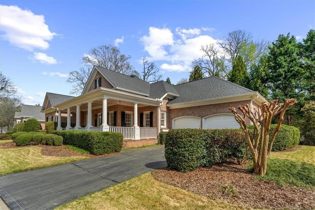 2204 Stephens Walk, Dunwoody, GA 30338 — most recent listing photo
