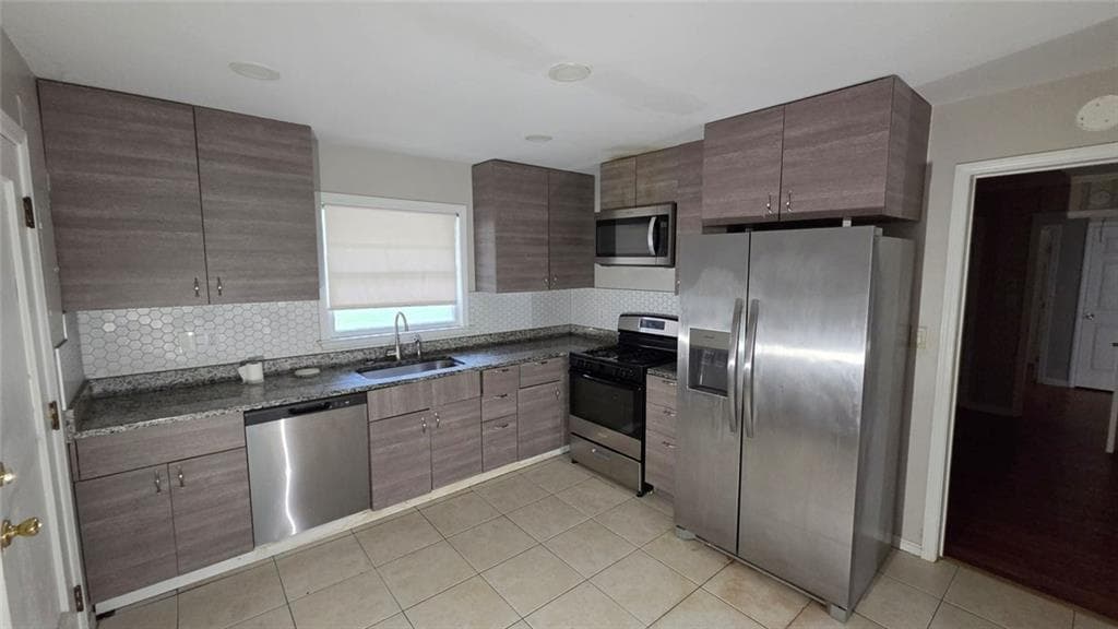 3 bedroom, 2 bathroom, 1,075 sq ft single family residence for rent at 136 Hillsdale Drive, Atlanta, GA 30315 for $1,995 a month — photo 2