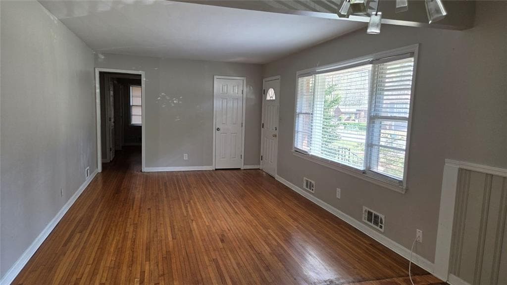 3 bedroom, 2 bathroom, 1,075 sq ft single family residence for rent at 136 Hillsdale Drive, Atlanta, GA 30315 for $1,995 a month — photo 3