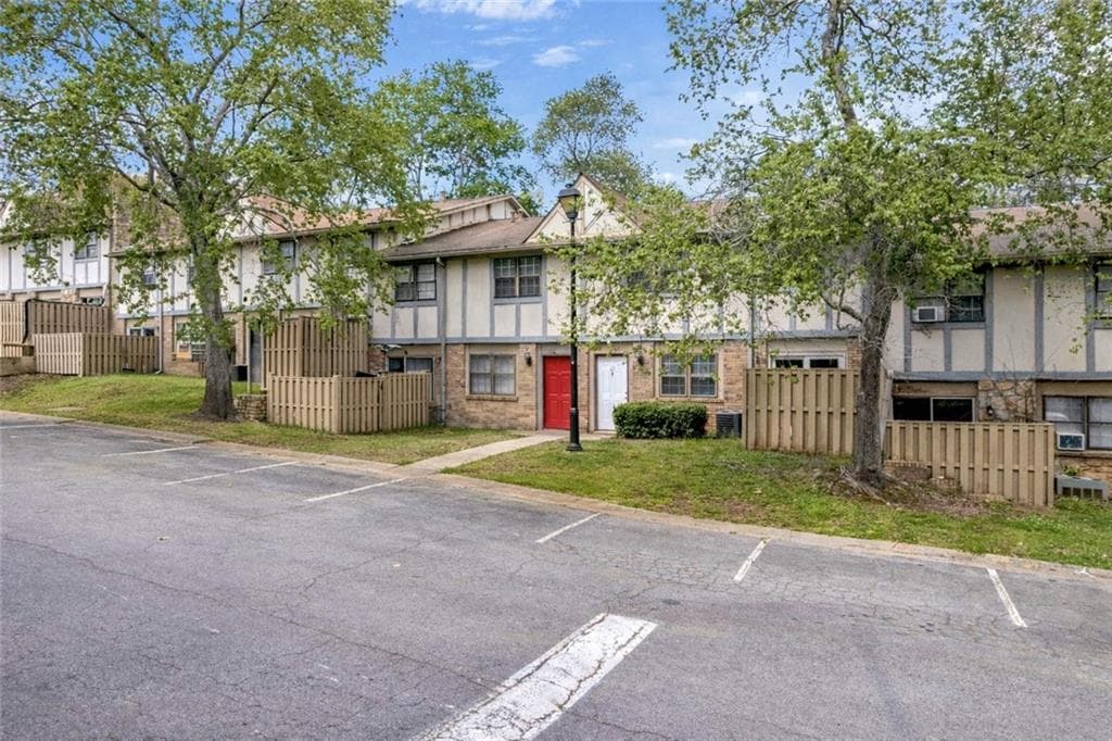 2 bedroom, 2 bathroom, 1,200 sq ft townhouse for sale at 1150 Rankin Street 22O, Stone Mountain, GA 30083 — photo 1 of 31