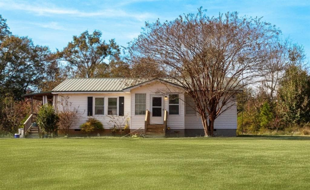 2 bedroom, 1 bathroom, 1,068 sq ft single family residence under contract at 157 Wells Road, Jenkinsburg, GA 30234
