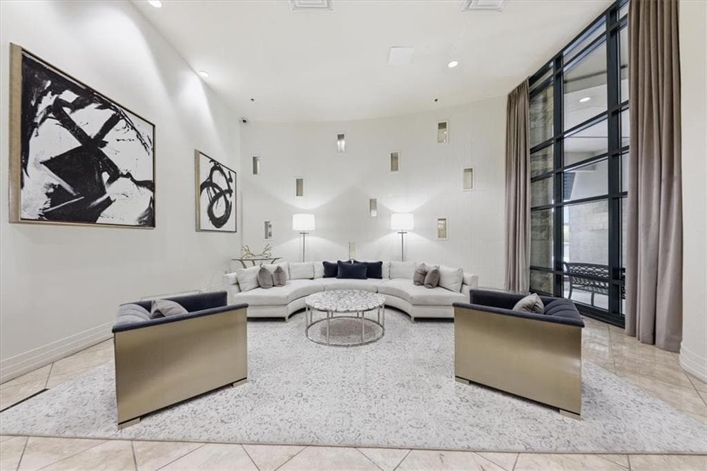 1 bedroom, 1 bathroom, 800 sq ft condominium for sale at 3040 Peachtree Road 1514, Atlanta, GA 30305 — photo 3