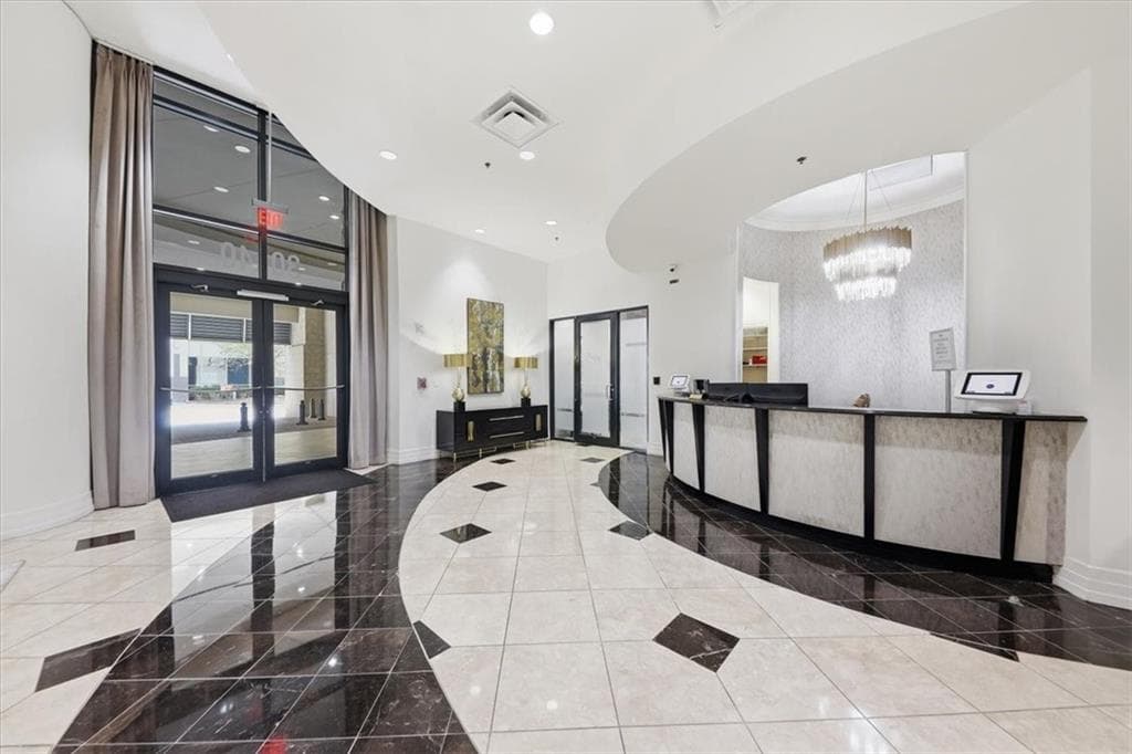 1 bedroom, 1 bathroom, 800 sq ft condominium for sale at 3040 Peachtree Road 1514, Atlanta, GA 30305 — photo 4