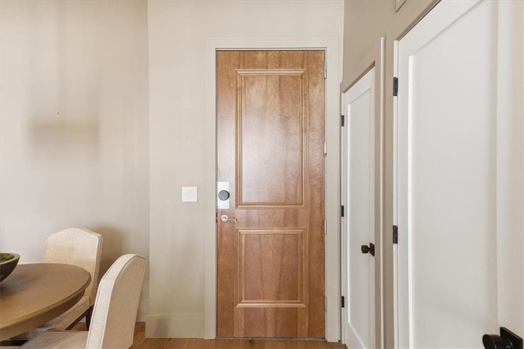 1 bedroom, 1 bathroom, 800 sq ft condominium for sale at 3040 Peachtree Road 1514, Atlanta, GA 30305 — photo 7