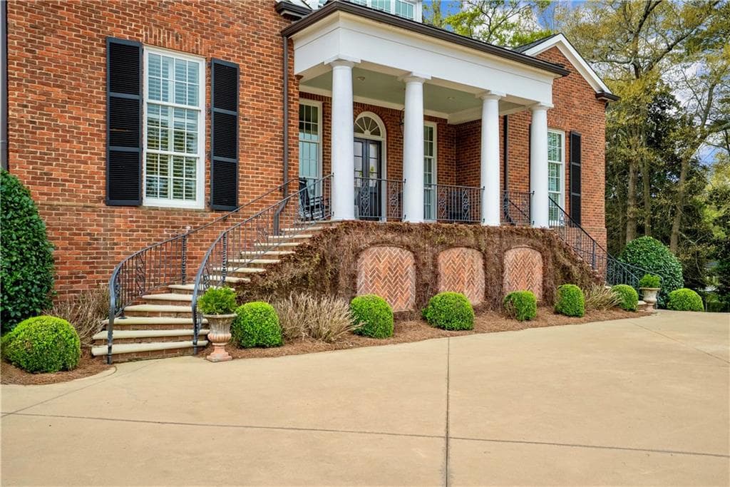 5 bedroom, 6 bathroom, 7,416 sq ft single family residence for sale at 315 E Line Street, Calhoun, GA 30701 — photo 7