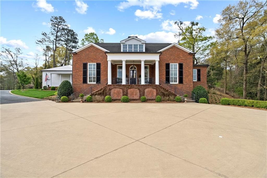 5 bedroom, 6 bathroom, 7,416 sq ft single family residence for sale at 315 E Line Street, Calhoun, GA 30701 — photo 5