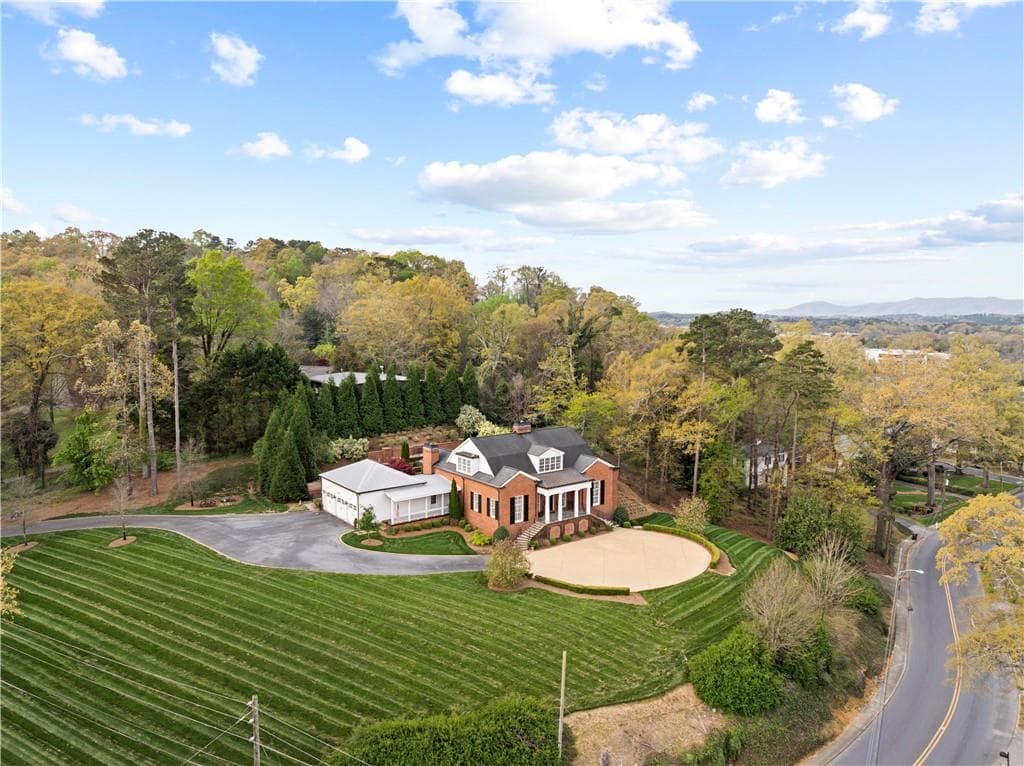 5 bedroom, 6 bathroom, 7,416 sq ft single family residence for sale at 315 E Line Street, Calhoun, GA 30701 — photo 3