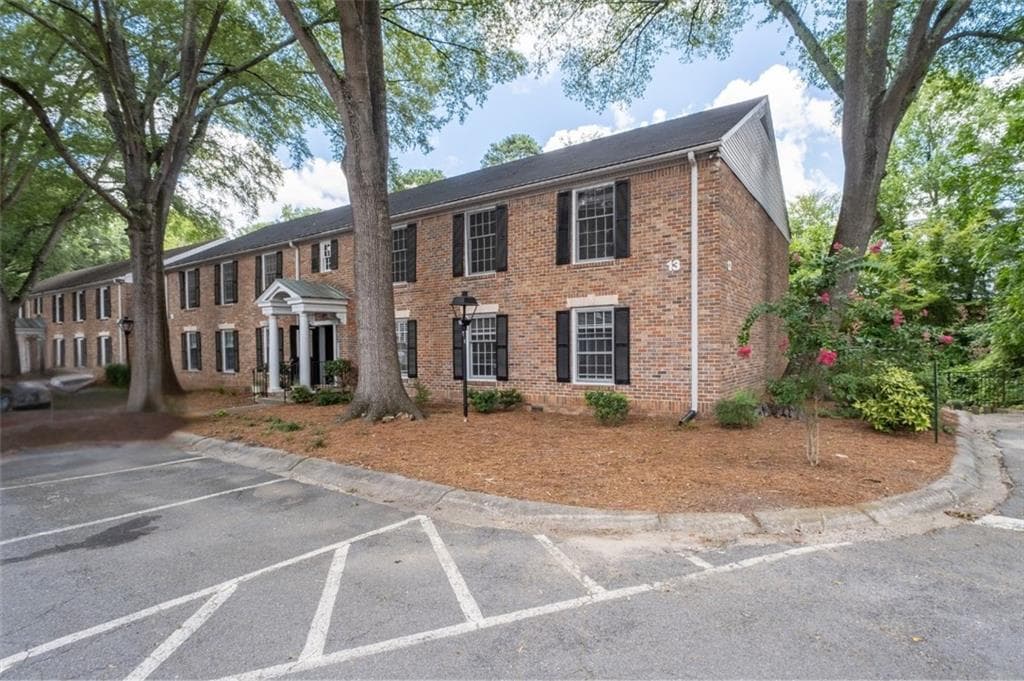 6700 Roswell Road 13A, Sandy Springs, GA 30328 — most recent listing photo
