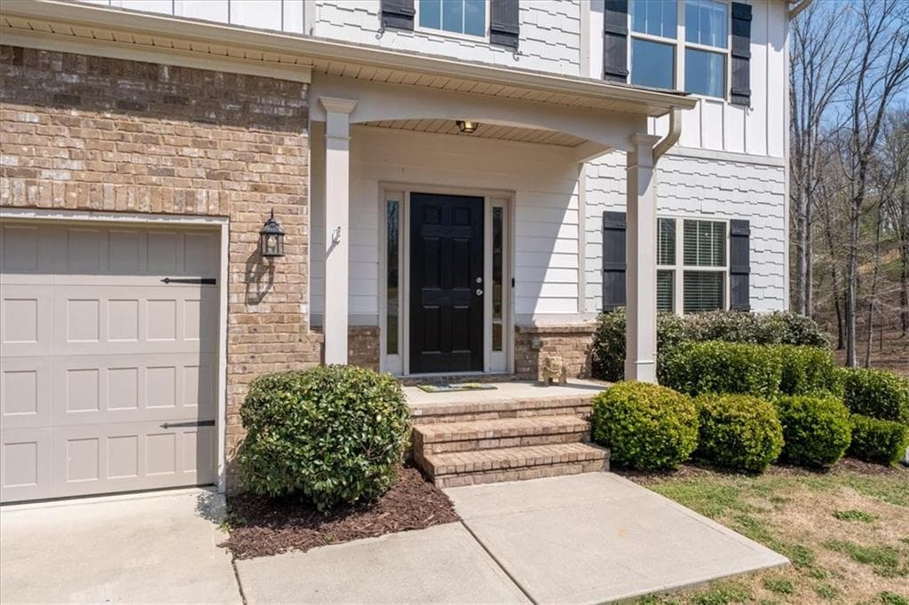 4 bedroom, 3 bathroom, 3,236 sq ft single family residence for sale at 17 Four Feathers Lane, Rydal, GA 30171 — photo 2