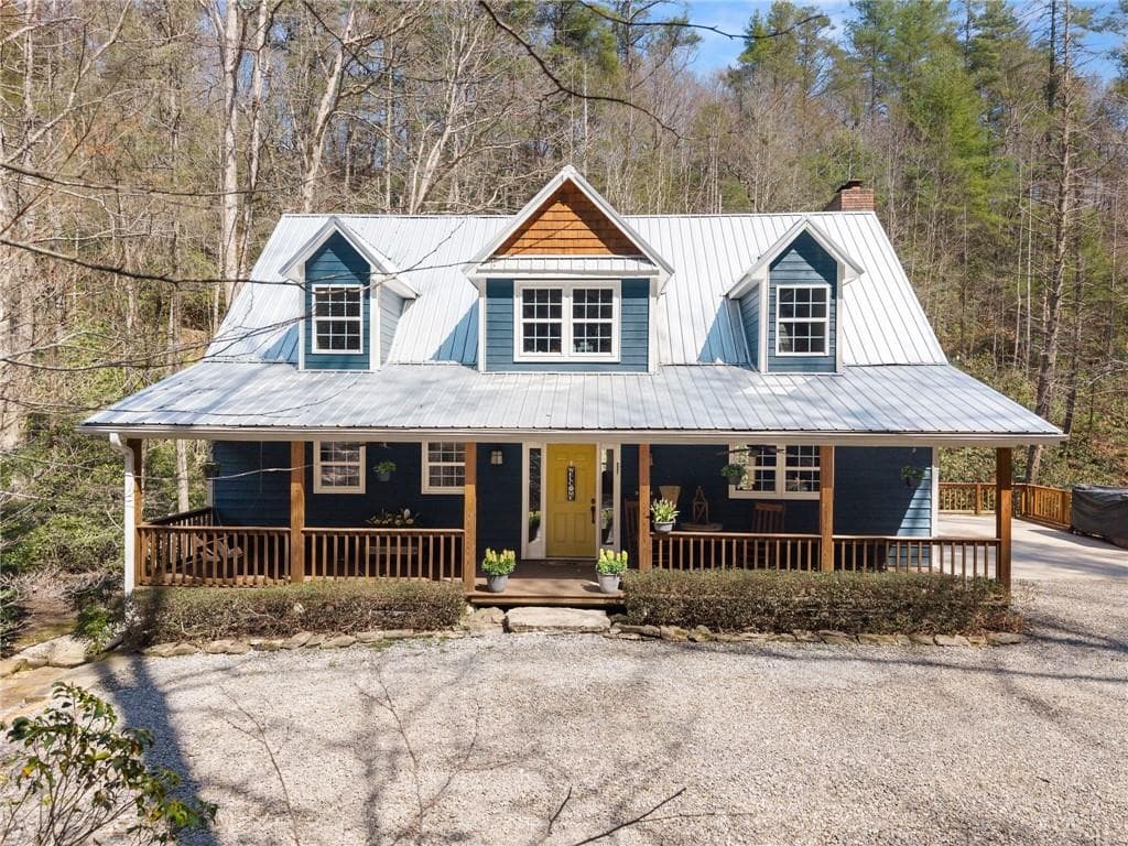 4 bedroom, 5 bathroom, 2,052 sq ft single family residence for sale at 7880 Hiawassee Wilderness Trail, Hiawassee, GA 30546 — photo 2