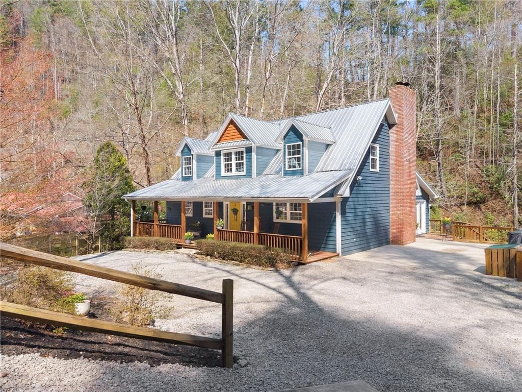 4 bedroom, 5 bathroom, 2,052 sq ft single family residence for sale at 7880 Hiawassee Wilderness Trail, Hiawassee, GA 30546 — photo 3
