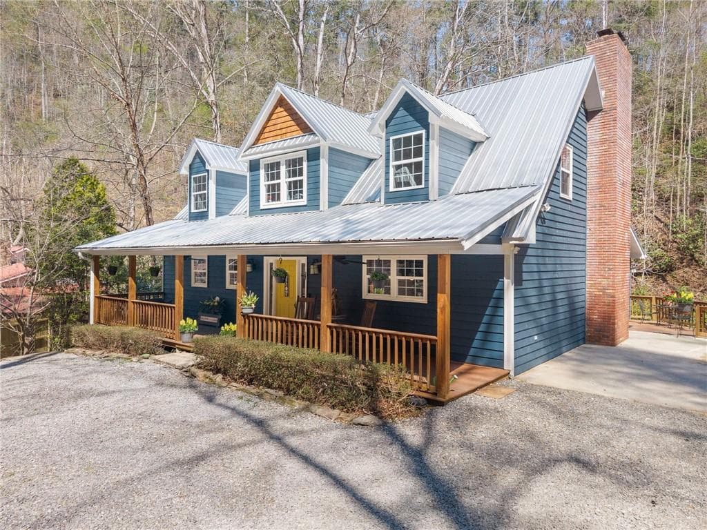 4 bedroom, 5 bathroom, 2,052 sq ft single family residence for sale at 7880 Hiawassee Wilderness Trail, Hiawassee, GA 30546 — photo 6
