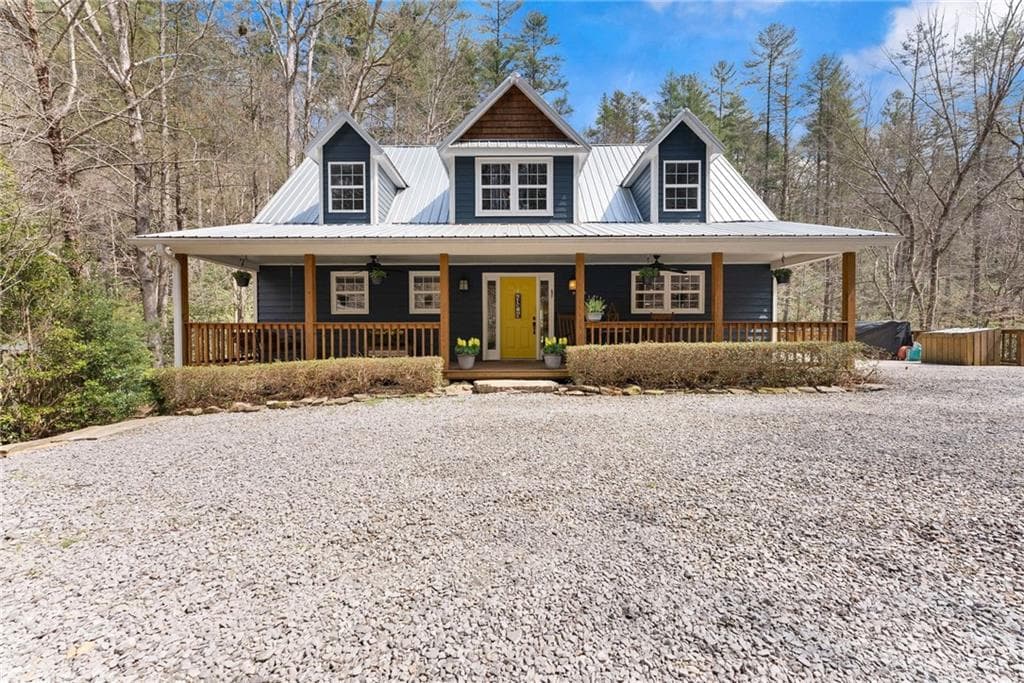 4 bedroom, 5 bathroom, 2,052 sq ft single family residence for sale at 7880 Hiawassee Wilderness Trail, Hiawassee, GA 30546 — photo 9