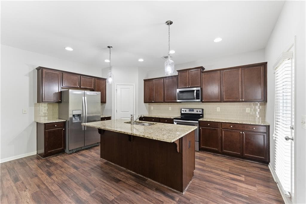 4 bedroom, 3 bathroom, 2,651 sq ft single family residence for sale at 5942 Watersdown Way, Flowery Branch, GA 30542 — photo 8