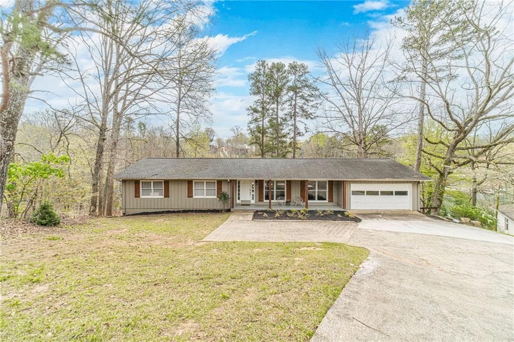 4 bedroom, 3 bathroom single family residence for rent at 691 Harbor Cove, Gainesville, GA 30501 for $5,900 a month — photo 2
