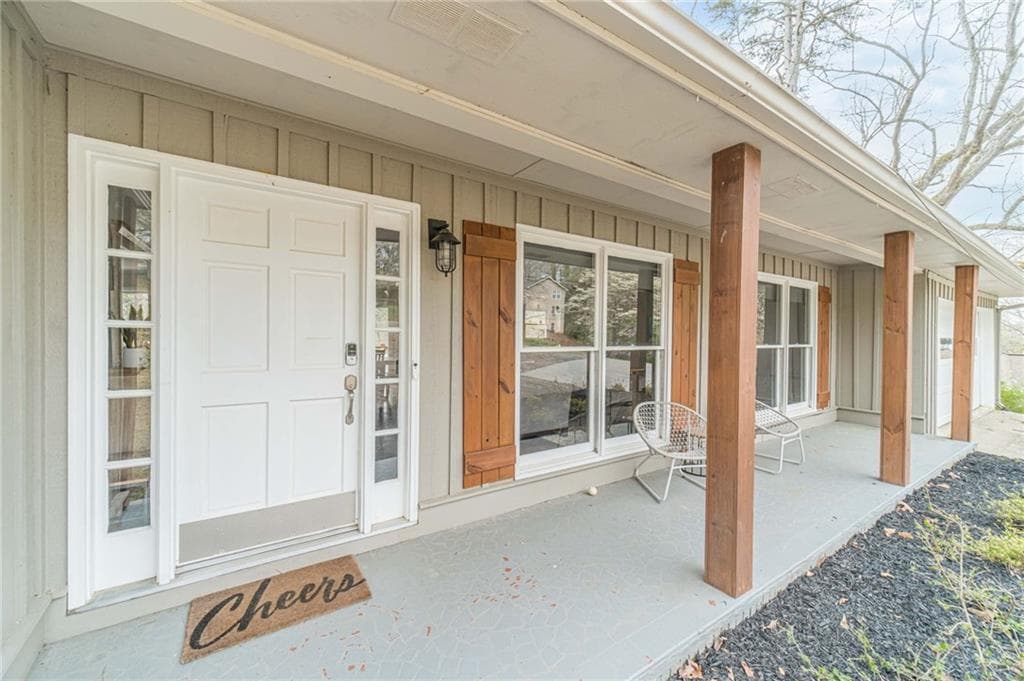 4 bedroom, 3 bathroom single family residence for rent at 691 Harbor Cove, Gainesville, GA 30501 for $5,900 a month — photo 4