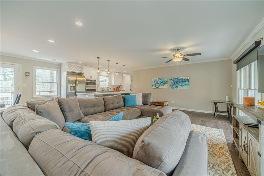 4 bedroom, 3 bathroom single family residence for rent at 691 Harbor Cove, Gainesville, GA 30501 for $5,900 a month — photo 7