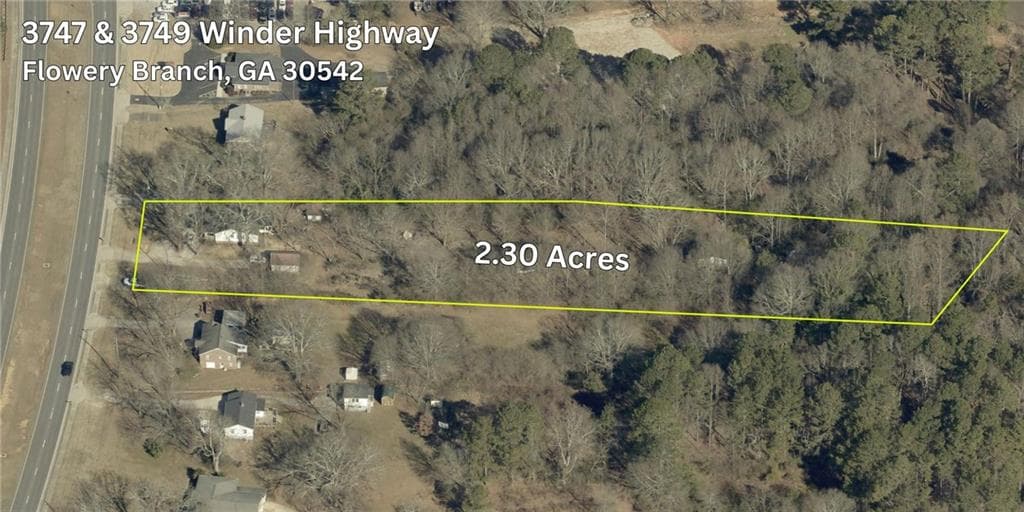 2 bedroom, 1 bathroom, 960 sq ft single family residence for sale at 3747 Winder Highway, Flowery Branch, GA 30542