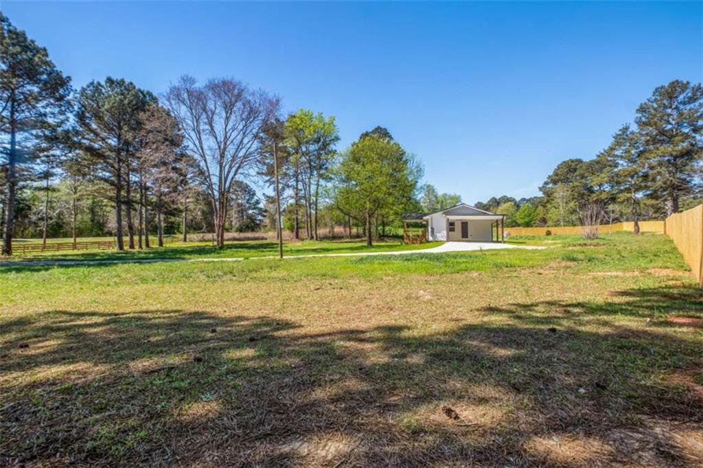 3 bedroom, 2 bathroom, 1,300 sq ft single family residence for sale at 2159 Shiloh Road, Greensboro, GA 30642 — photo 4