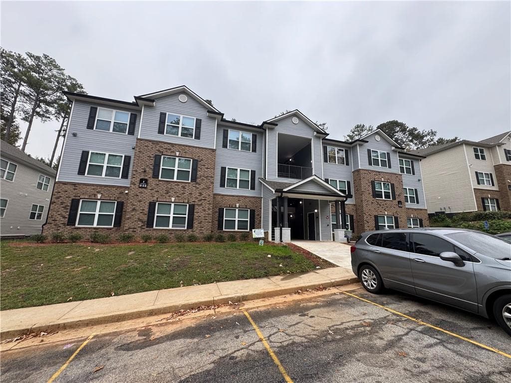 3204 Fairington Village Drive, Lithonia, GA 30038 — most recent listing photo
