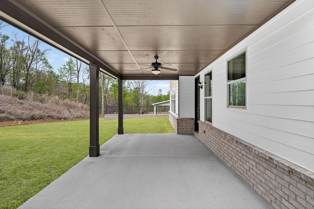 5 bedroom, 4 bathroom, 2,977 sq ft single family residence under contract at 2584 Parkside Way Lot 17, Gainesville, GA 30507 — photo 4