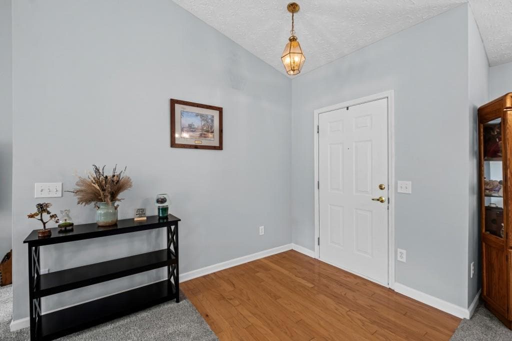 3 bedroom, 2 bathroom, 1,600 sq ft single family residence under contract at 5035 Teal Trail, Cumming, GA 30028 — photo 3