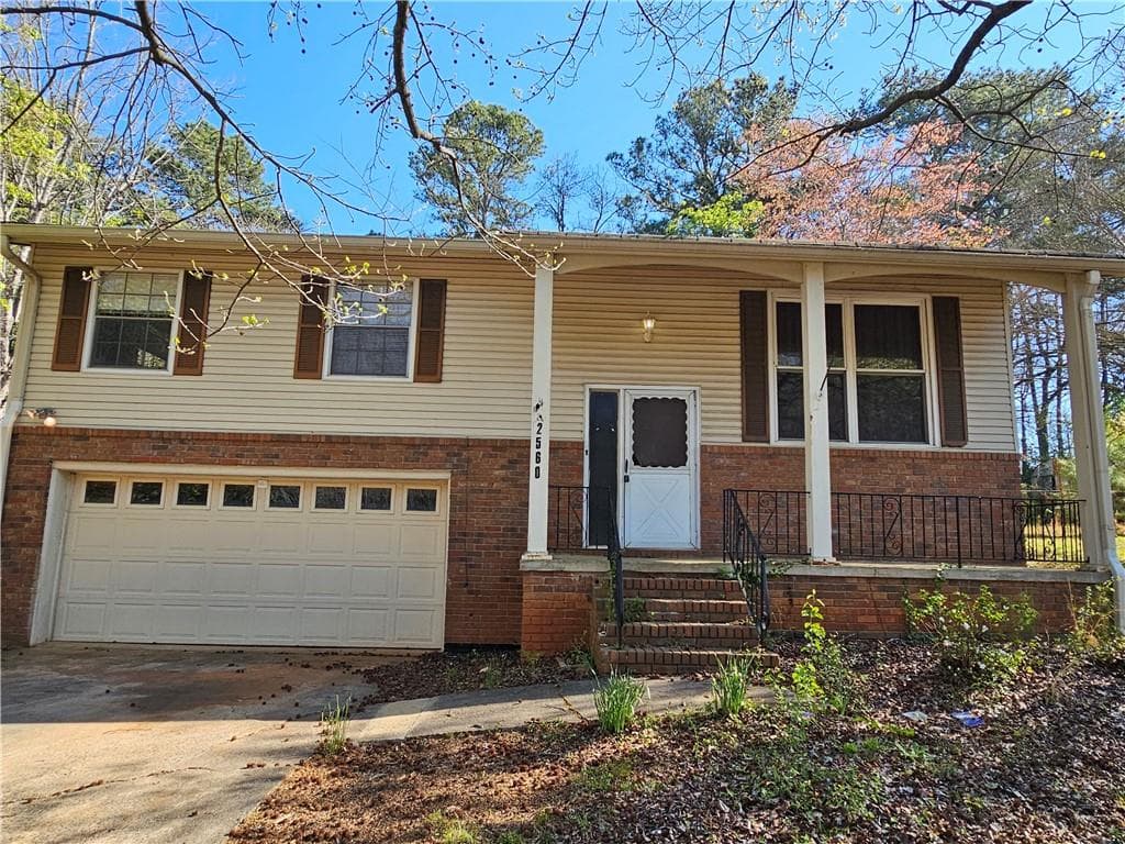 4 bedroom, 2 bathroom, 1,092 sq ft single family residence sold at 2560 Kennesaw Drive, Kennesaw, GA 30152