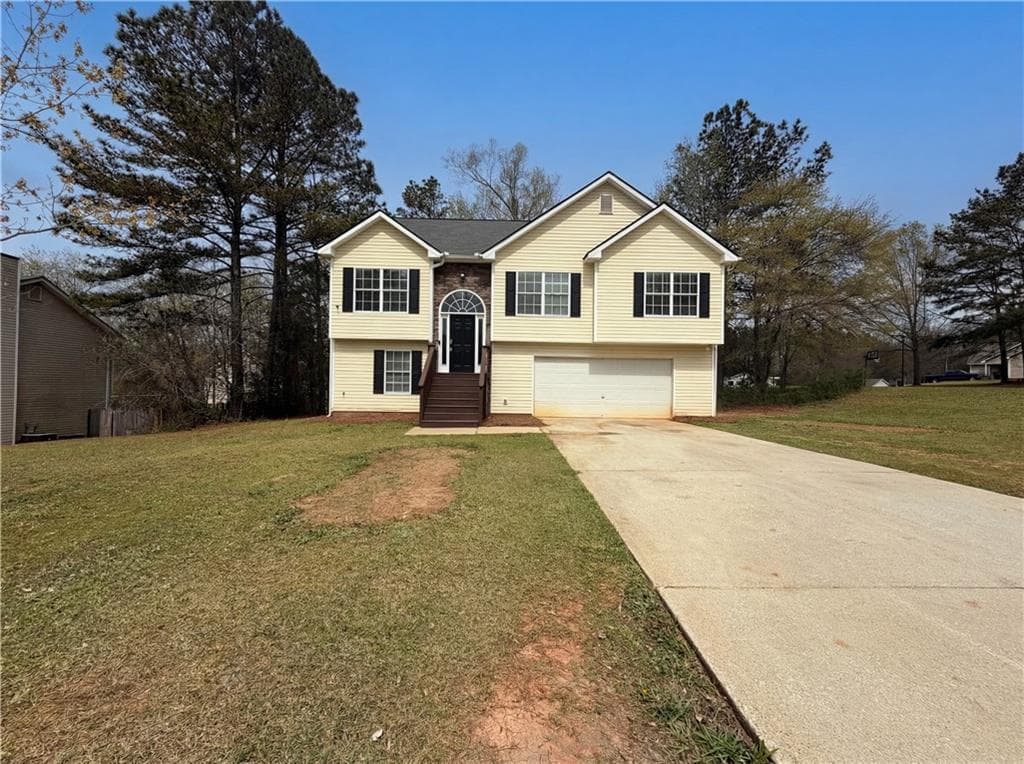 4 bedroom, 3 bathroom, 1,885 sq ft single family residence under contract at 479 Clearwater Way, Monroe, GA 30655