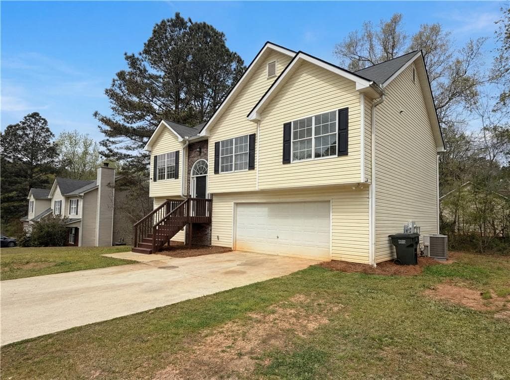 4 bedroom, 3 bathroom, 1,885 sq ft single family residence under contract at 479 Clearwater Way, Monroe, GA 30655 — photo 7