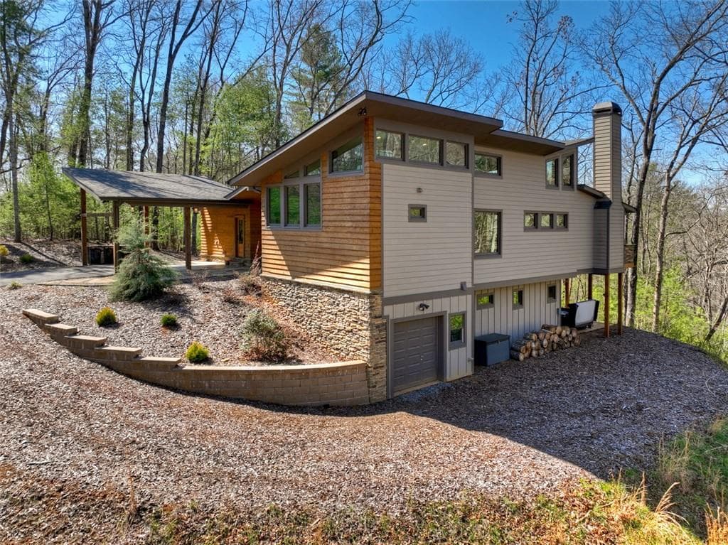 4 bedroom, 5 bathroom, 3,640 sq ft single family residence for sale at 466 E Watersong Bluff, Ellijay, GA 30540 — photo 4