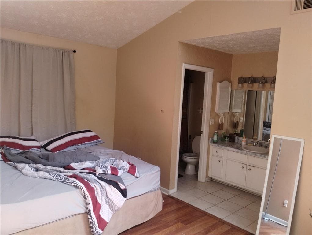 1 bedroom, 2 bathroom, 1,008 sq ft condominium for sale at 3506 Sleeping Fawn Knolls, Decatur, GA 30034 — photo 2