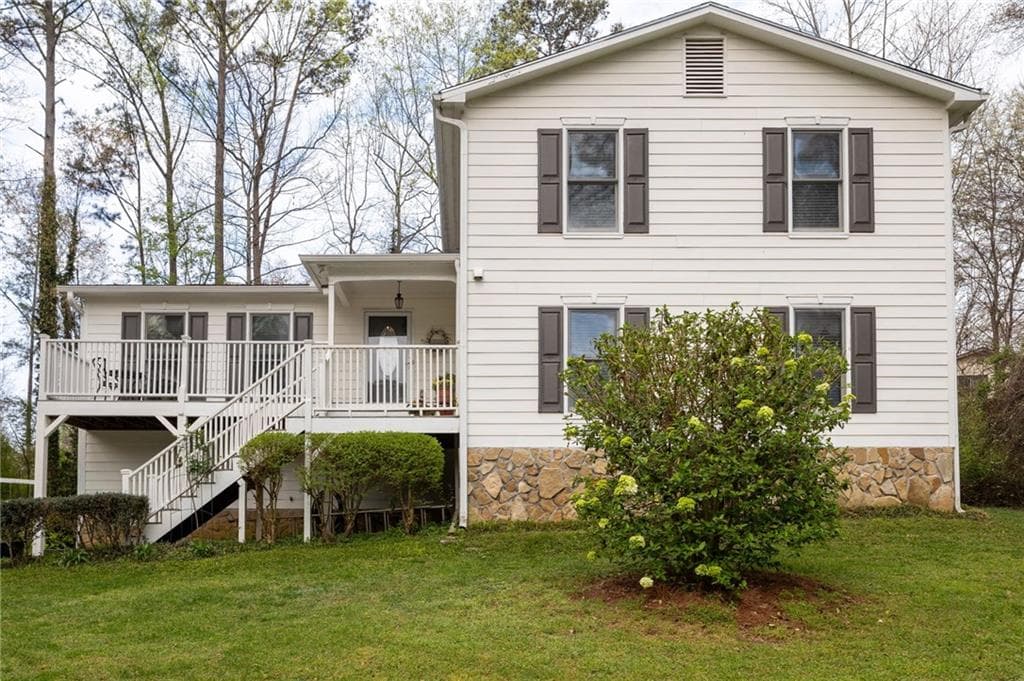 5 bedroom, 3 bathroom, 2,256 sq ft single family residence sold at 916 Andover Court, Woodstock, GA 30188