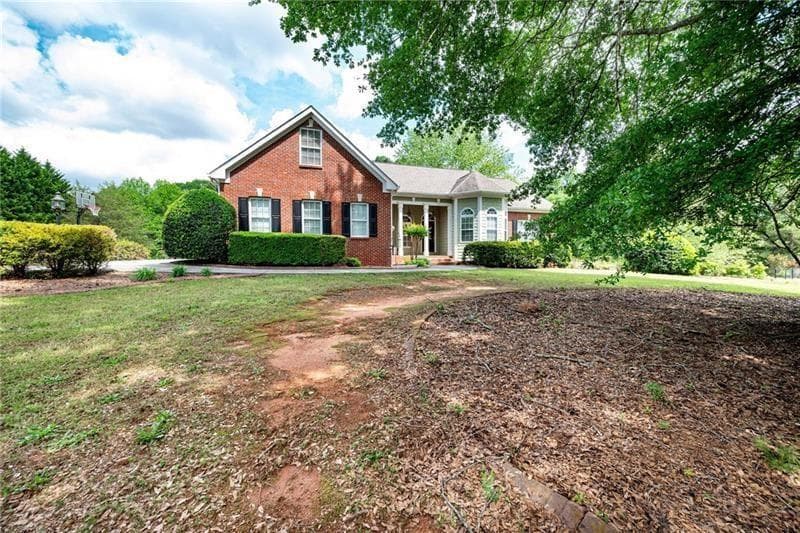 4 bedroom, 4 bathroom, 2,360 sq ft single family residence for sale at 1510 Pecan Plantation Court, Loganville, GA 30052 — photo 2