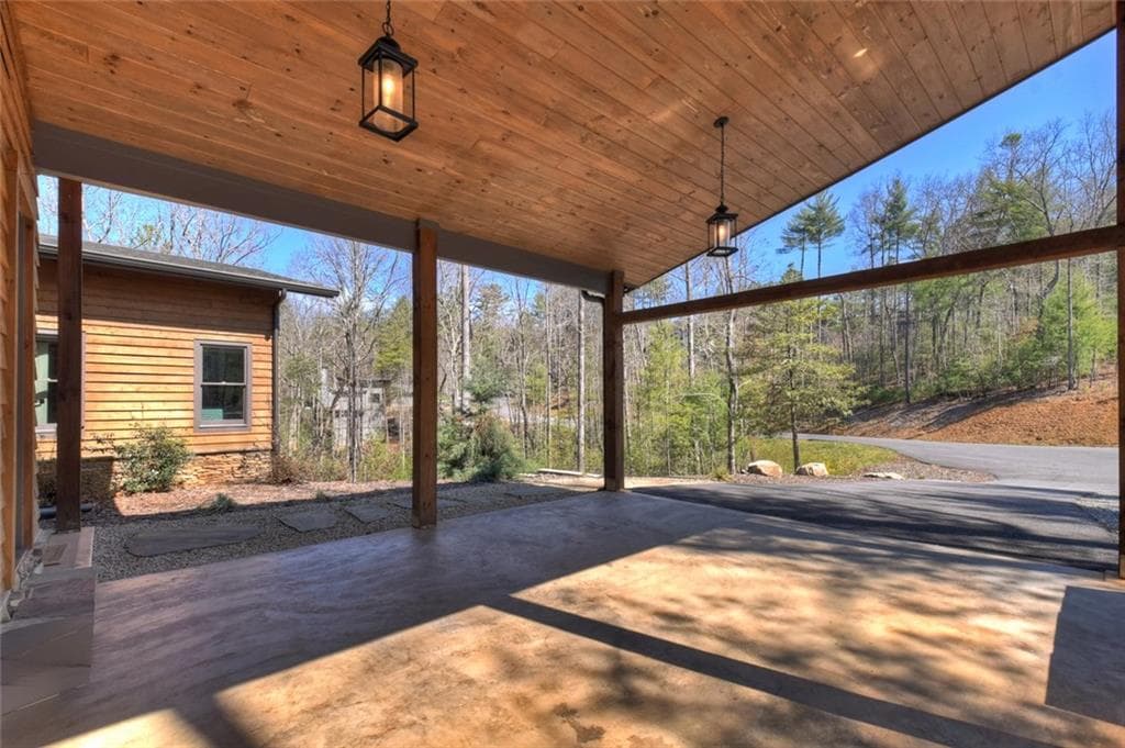 4 bedroom, 5 bathroom, 3,640 sq ft single family residence for sale at 466 E Watersong Bluff, Ellijay, GA 30540 — photo 6
