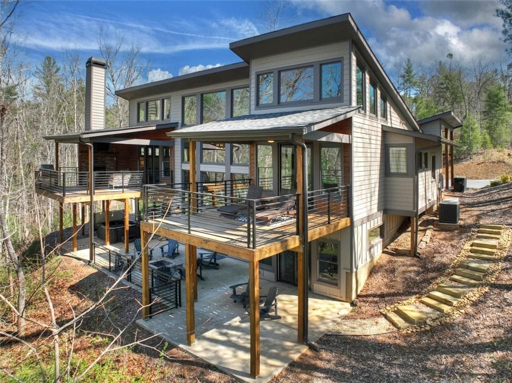 4 bedroom, 5 bathroom, 3,640 sq ft single family residence for sale at 466 E Watersong Bluff, Ellijay, GA 30540 — photo 8