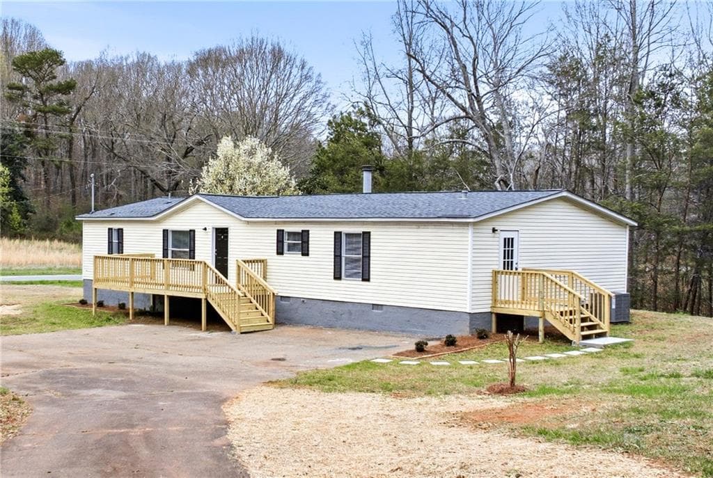 221 Friar Tuck Trail, Murrayville, GA 30564 — most recent listing photo