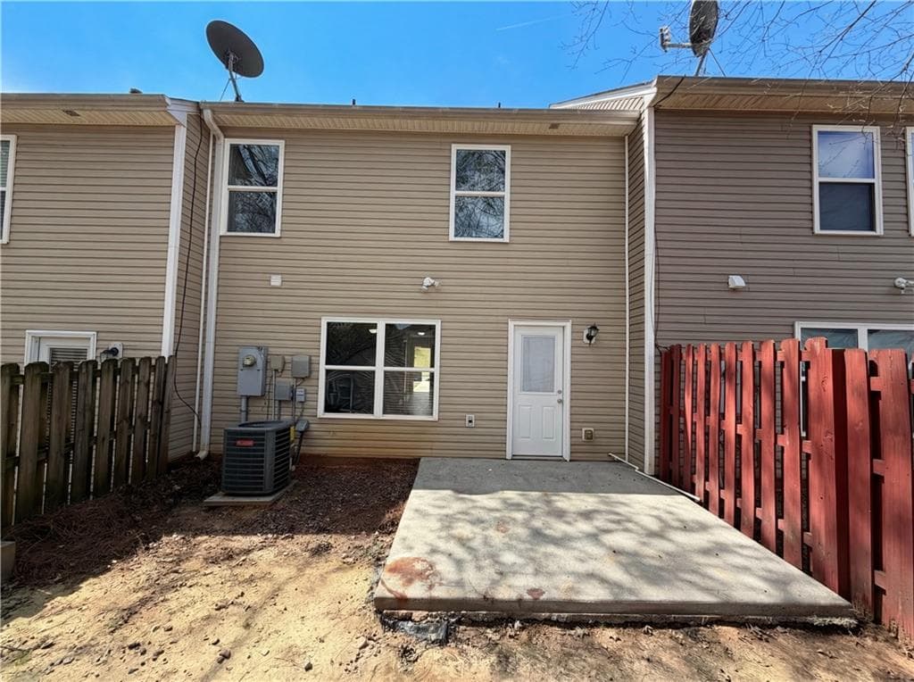 2 bedroom, 3 bathroom, 1,464 sq ft townhouse for sale at 258 Alcovy Walk Drive, Lawrenceville, GA 30045 — photo 5