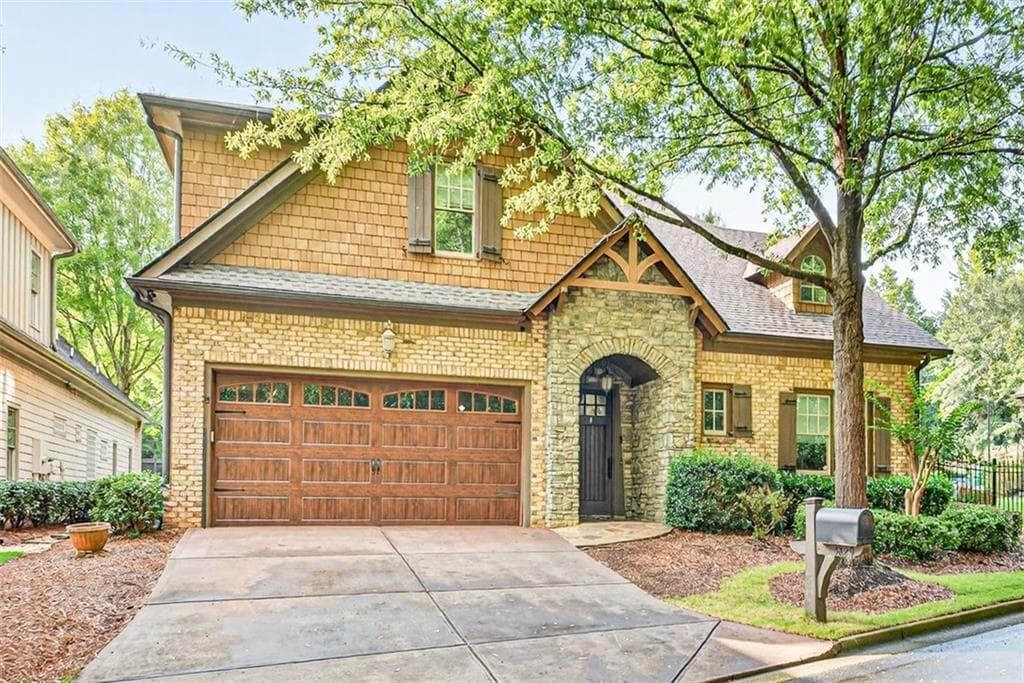 5 bedroom, 6 bathroom, 3,905 sq ft single family residence for sale at 5829 Swinging Gate Road, Gainesville, GA 30506 — photo 4