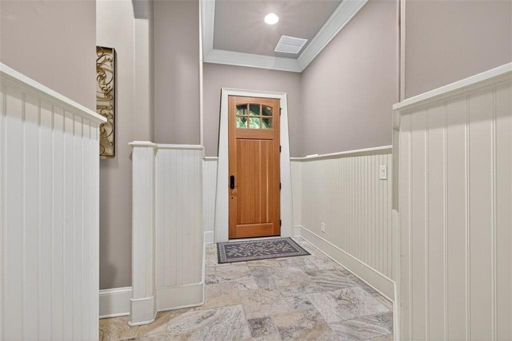 5 bedroom, 6 bathroom, 3,905 sq ft single family residence for sale at 5829 Swinging Gate Road, Gainesville, GA 30506 — photo 6
