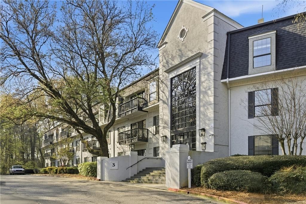 2 bedroom, 2 bathroom, 1,249 sq ft condominium for sale at 3315 Pine Heights Drive, Atlanta, GA 30324 — photo 7