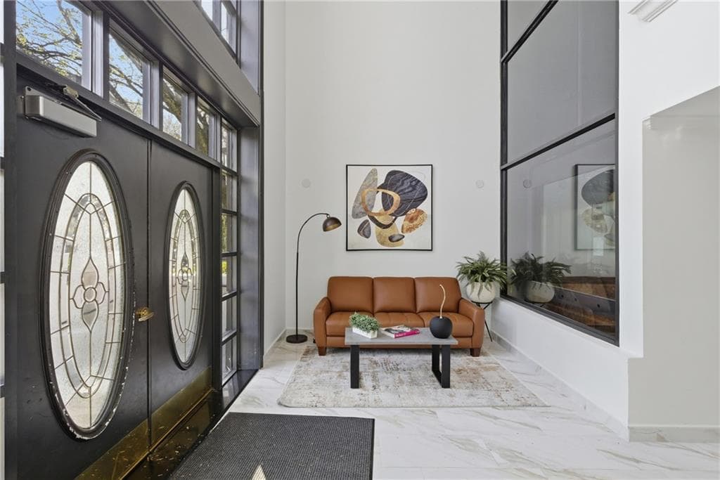 2 bedroom, 2 bathroom, 1,249 sq ft condominium for sale at 3315 Pine Heights Drive, Atlanta, GA 30324 — photo 2