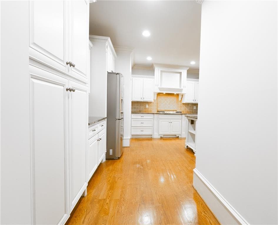 5 bedroom, 5 bathroom, 4,873 sq ft single family residence for sale at 5127 Bentwater Lane, Lilburn, GA 30047 — photo 10