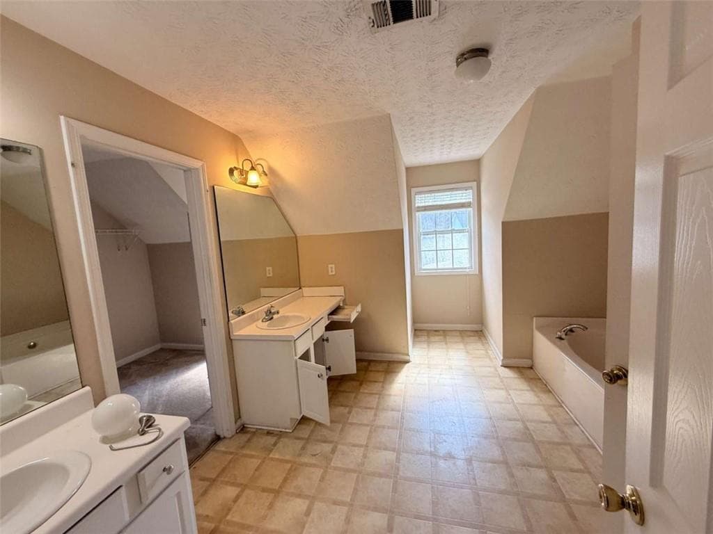 4 bedroom, 3 bathroom, 2,508 sq ft single family residence under contract at 65 Montgomery Court, Covington, GA 30016 — photo 8