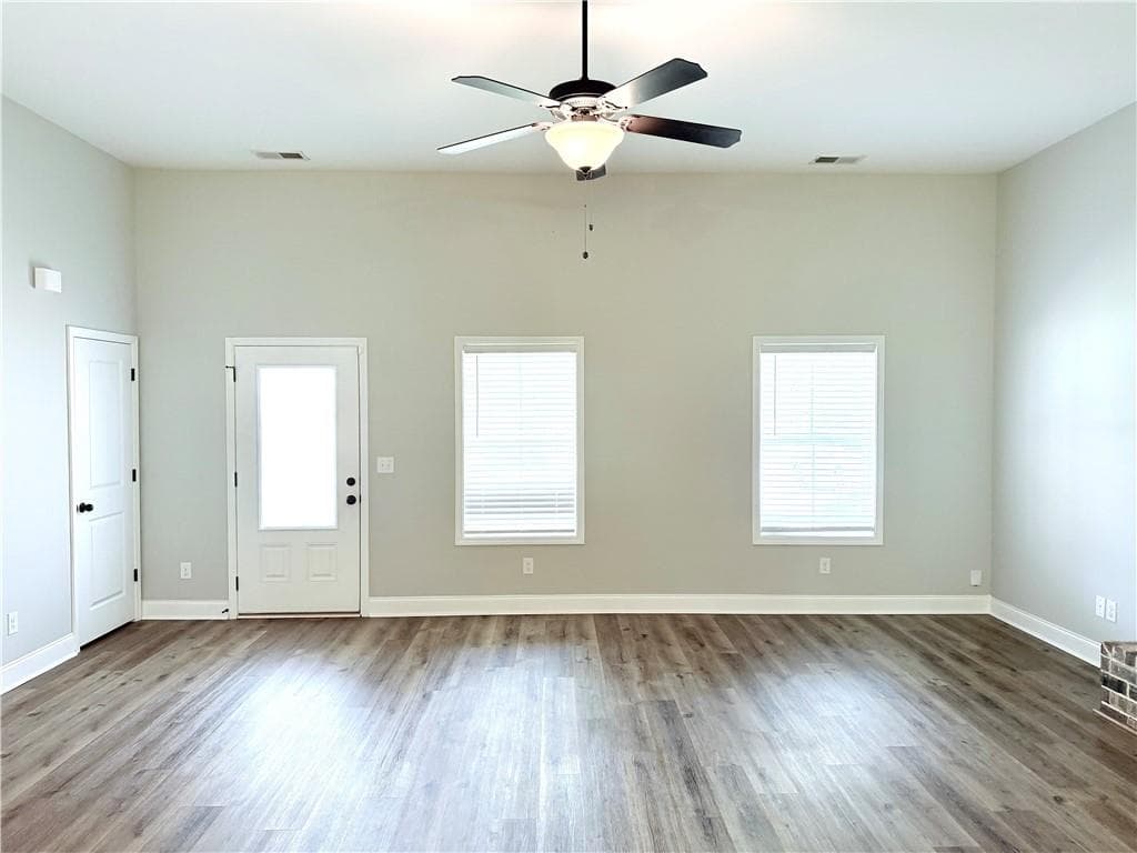 3 bedroom, 2 bathroom, 1,682 sq ft single family residence for sale at 147 Zion Wood Road, Loganville, GA 30052 — photo 5