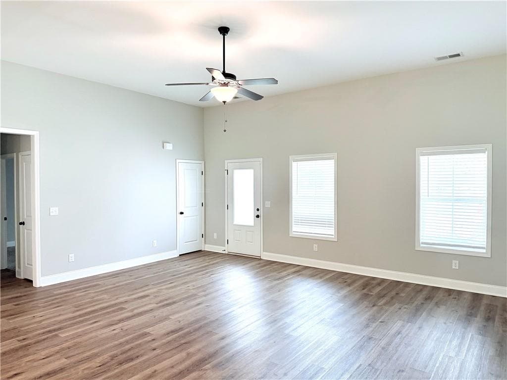 3 bedroom, 2 bathroom, 1,682 sq ft single family residence for sale at 147 Zion Wood Road, Loganville, GA 30052 — photo 6