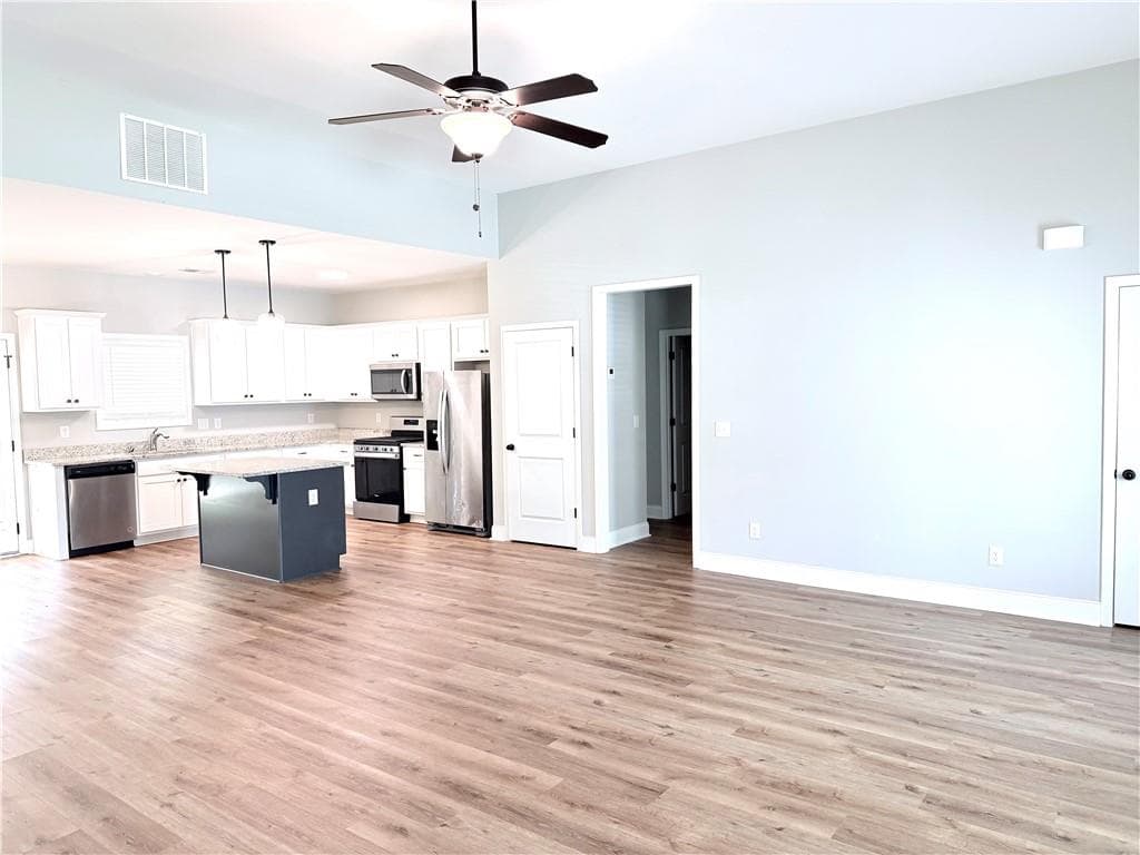 3 bedroom, 2 bathroom, 1,682 sq ft single family residence for sale at 147 Zion Wood Road, Loganville, GA 30052 — photo 7