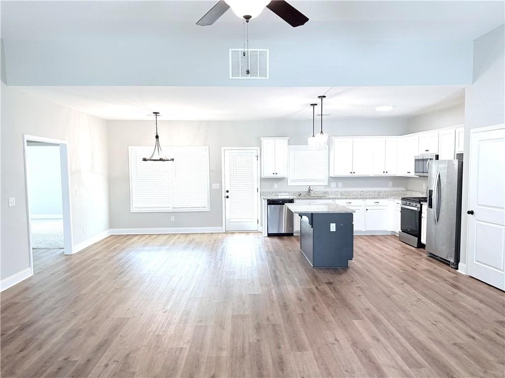 3 bedroom, 2 bathroom, 1,682 sq ft single family residence for sale at 147 Zion Wood Road, Loganville, GA 30052 — photo 3