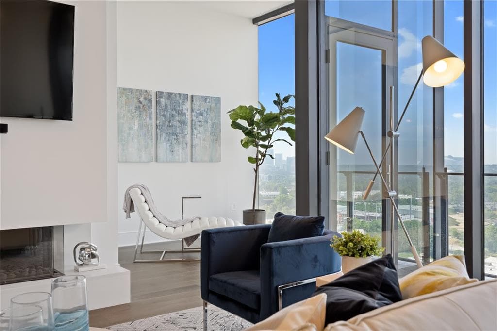3 bedroom, 3 bathroom condominium for rent at 788 W Marietta Street 1803, Atlanta, GA 30318 for $8,500 a month — photo 10