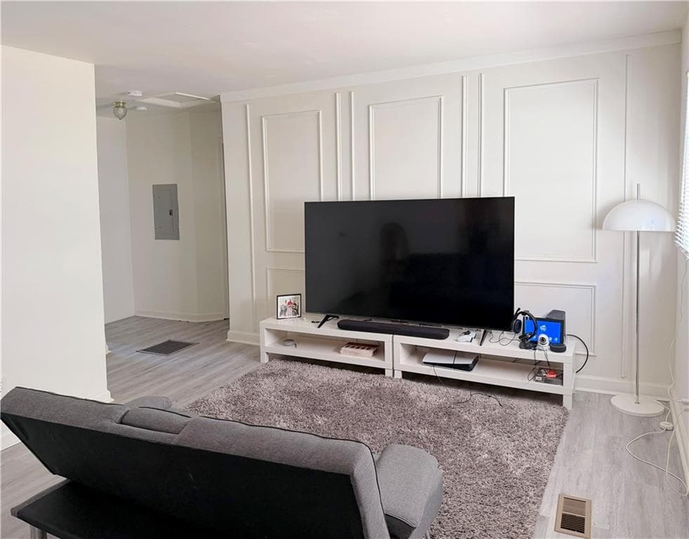 3 bedroom, 1 bathroom, 875 sq ft single family residence for sale at 2621 Abner Place, Atlanta, GA 30318 — photo 9
